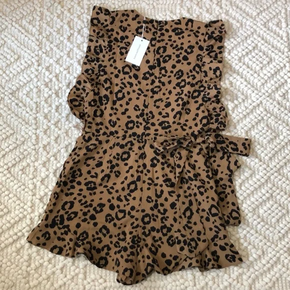 Lovers And Friends JILL Leopard Print Ruffle Romper - Picture 3 of 9